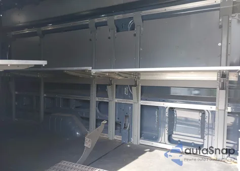 2019 Ford Transit-250 z USA, uszkodzony, nr VIN 1FTYR3XM4KKB74082